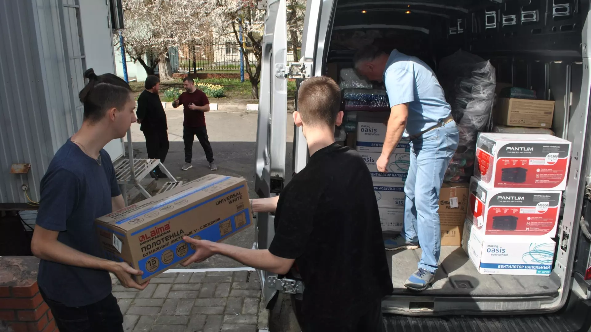 Гуманитарный груз от фонда «Поколения» для белгородцев доставили в ПВР Губкина